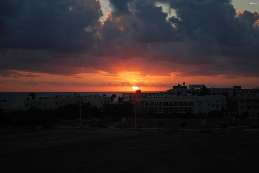 Royal Seacrest Apartment Paphos Room photo